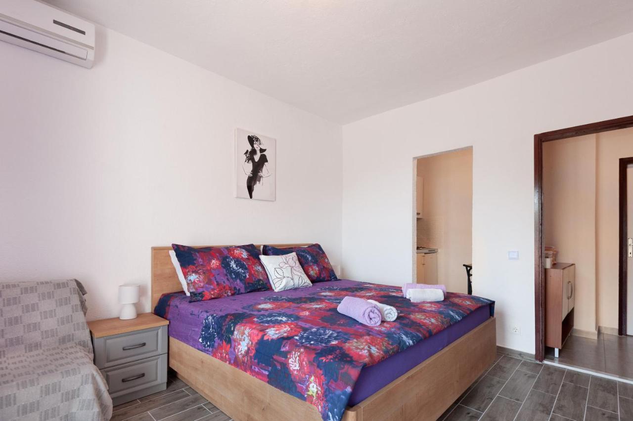 Apartments Lile Brela Extérieur photo